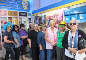 4 Susters en dogters kuier hier